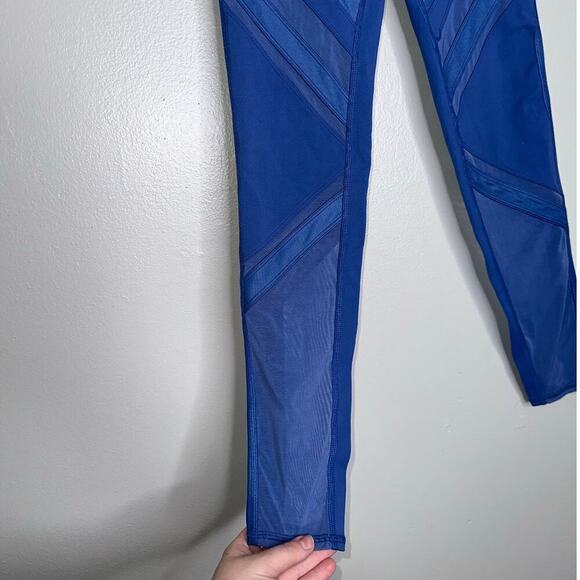Alo Yoga Epic High Rise Sheer/Mesh Cut Out Leggings Cobalt Blue Size Small - Picture 4 of 6